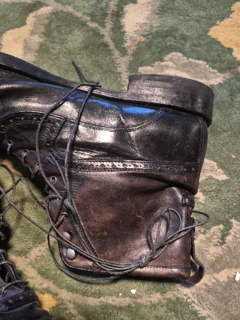 Men's Black Leather Lace-Up Cap-Toe Boots